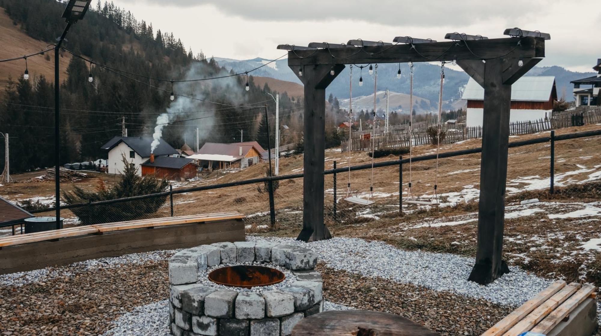 A Pisc Hotel Vatra Moldovitei Bagian luar foto